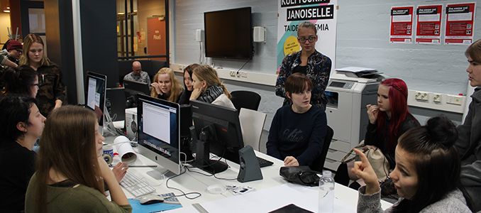 Orimattilan Erkko-lukion viestintälinjalaiset kyläilivät Turun AMK:n media-alalla.