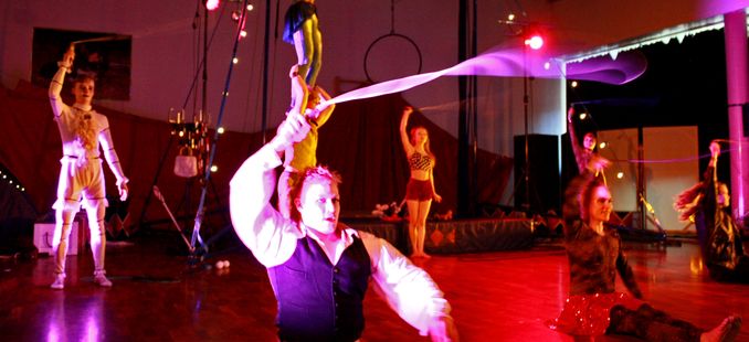 Turun ammattikorkeakoulun sirkusopiskelijat lähtevät esiintymiskiertueelle