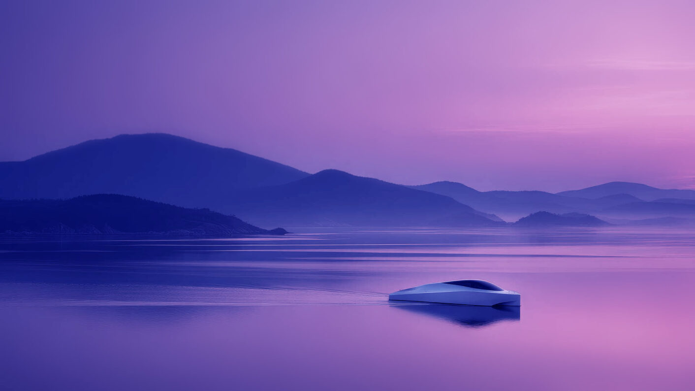 Miehttämätön alus violettisävyisessä maisemassa