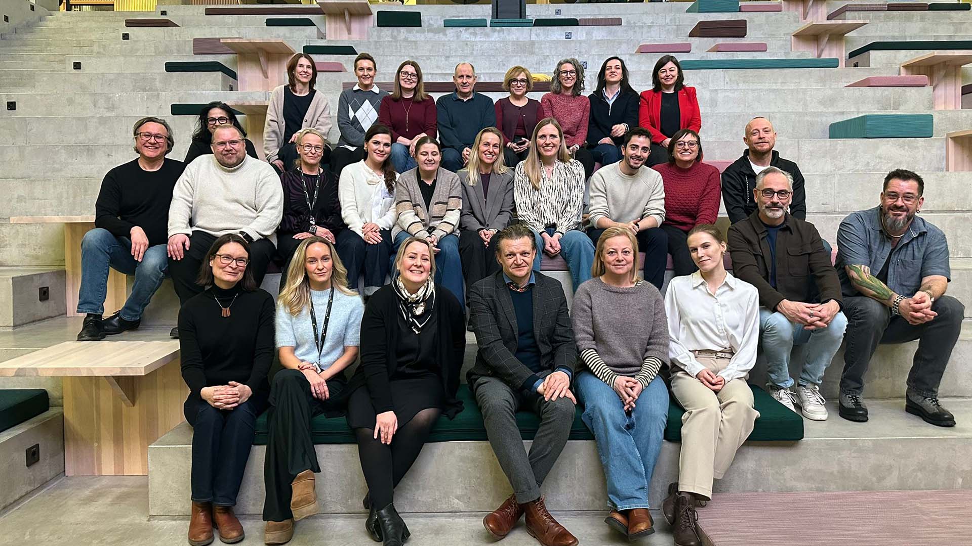 Projektin toimijat yhteiskuvassa